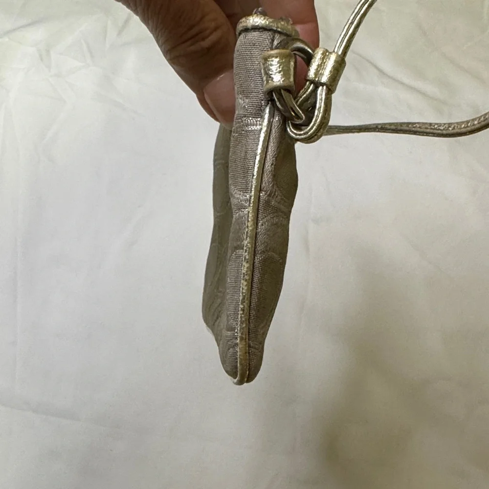 Coach‎ Poppy Signature Silver Wristlet | Glitter Patch Mini
